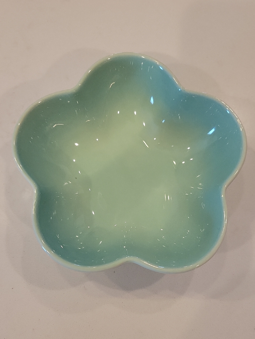 Le Creuset Cool Mint Flower Dish